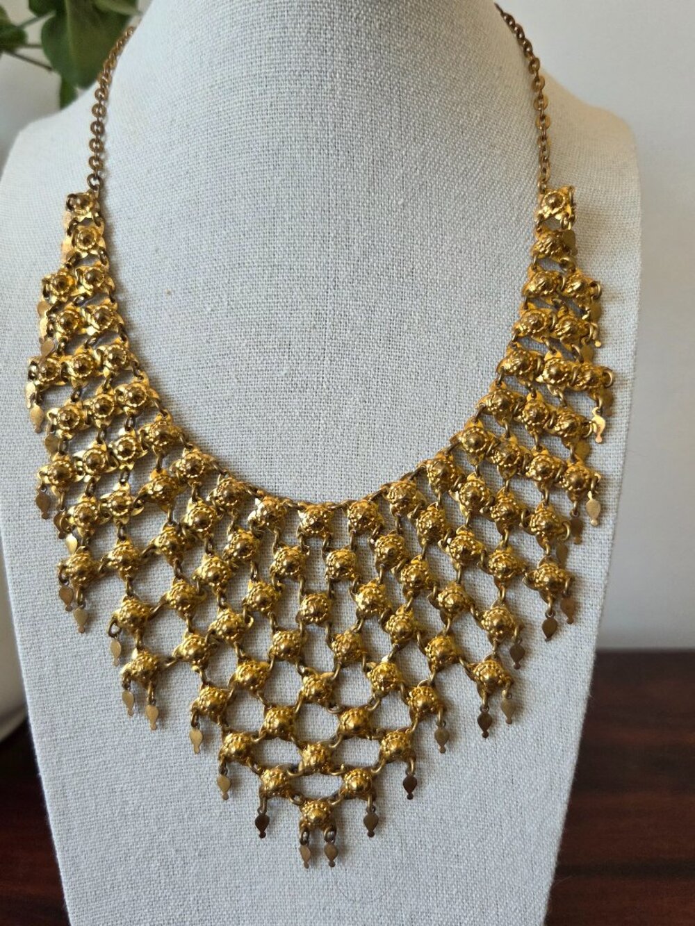 Gold tone chain link bib necklace boho lays flat